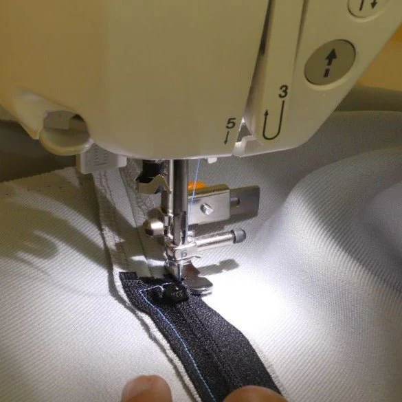 Adjustable Zipper Foot - Perfect for Sewing Close to Raised Edges! - Image 3