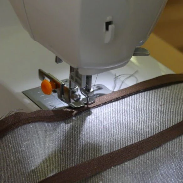 Adjustable Zipper Foot - Perfect for Sewing Close to Raised Edges! - Image 6
