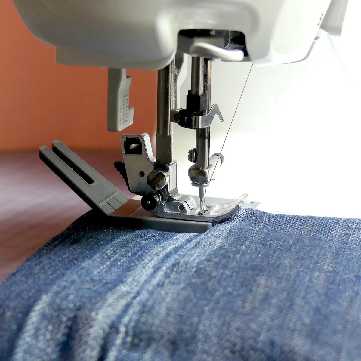 Bulky Seam Jumper - Get Consistent Stitches When Sewing Over Seams & Bumps - Image 5