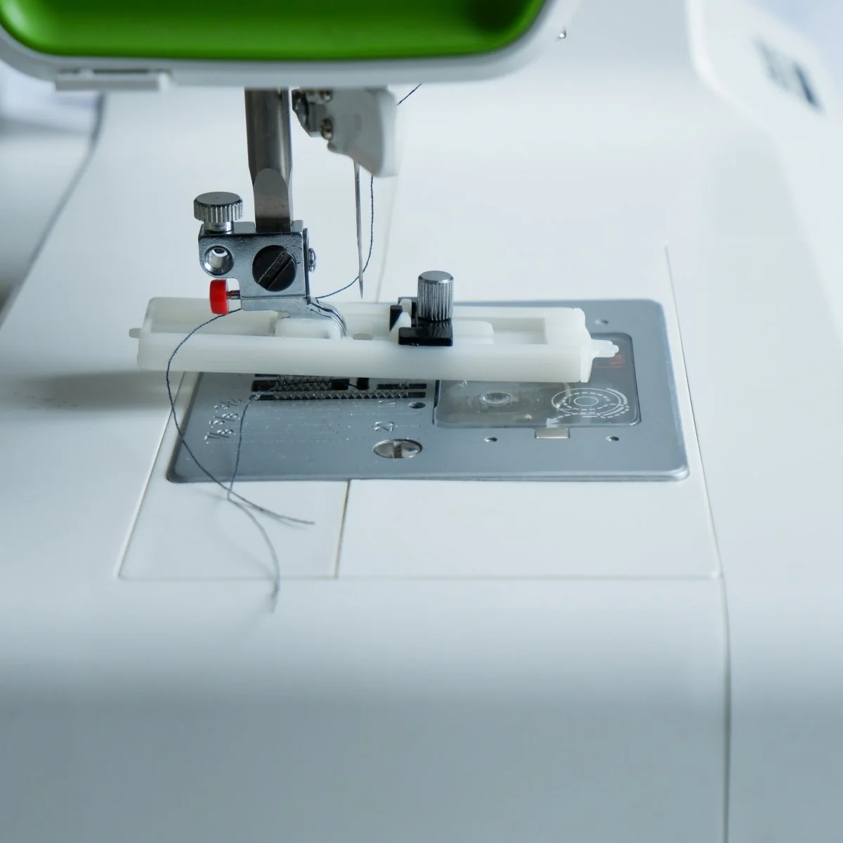 Buttonhole Presser Foot → 4-Step Setting - Image 3