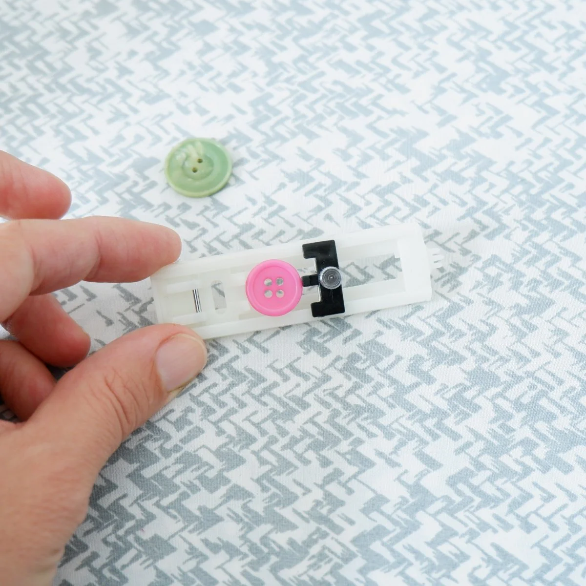 Buttonhole Presser Foot → 4-Step Setting - Image 4