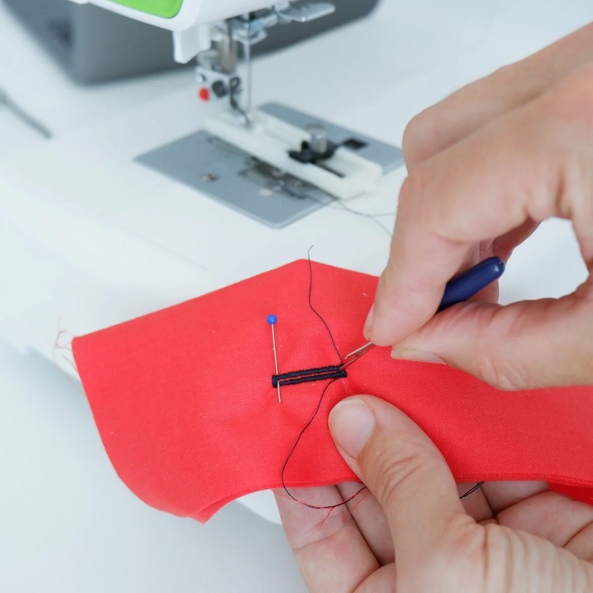 Buttonhole Presser Foot → 4-Step Setting - Image 9