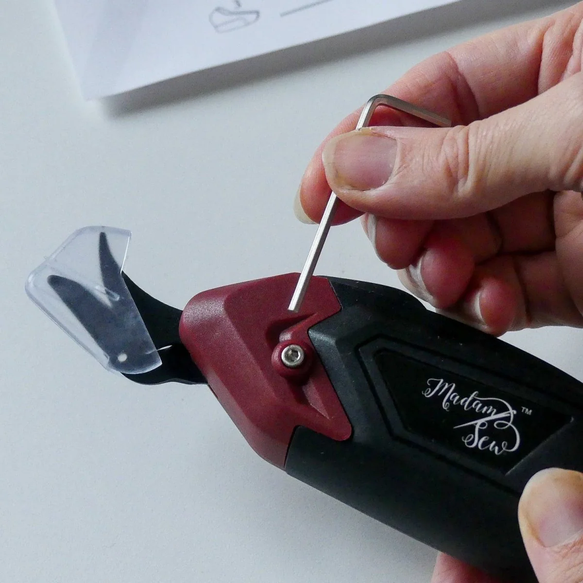Electric Fabric Scissors Spare Head - Easy to Remove and Replace - Image 3