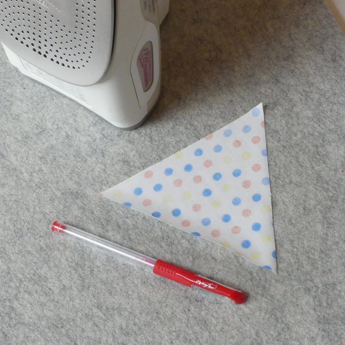 Heat Erasable Fabric Marker Pens - Three Pack - Image 6