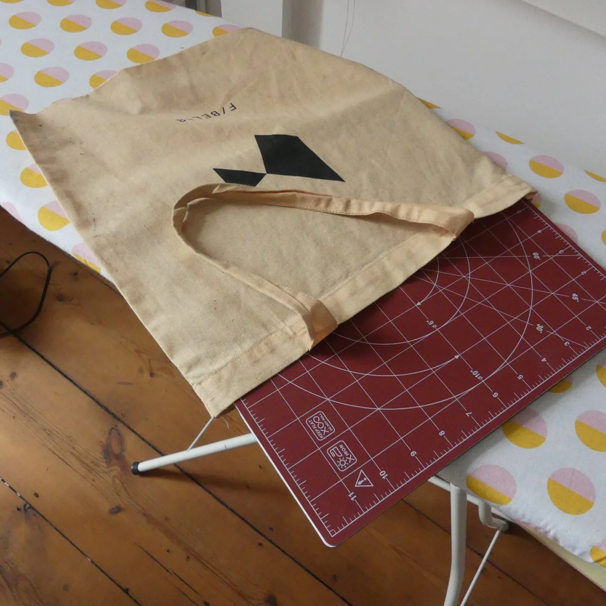 Self-Healing Rotating Cutting Mat | 12 by 12 inches - Image 3