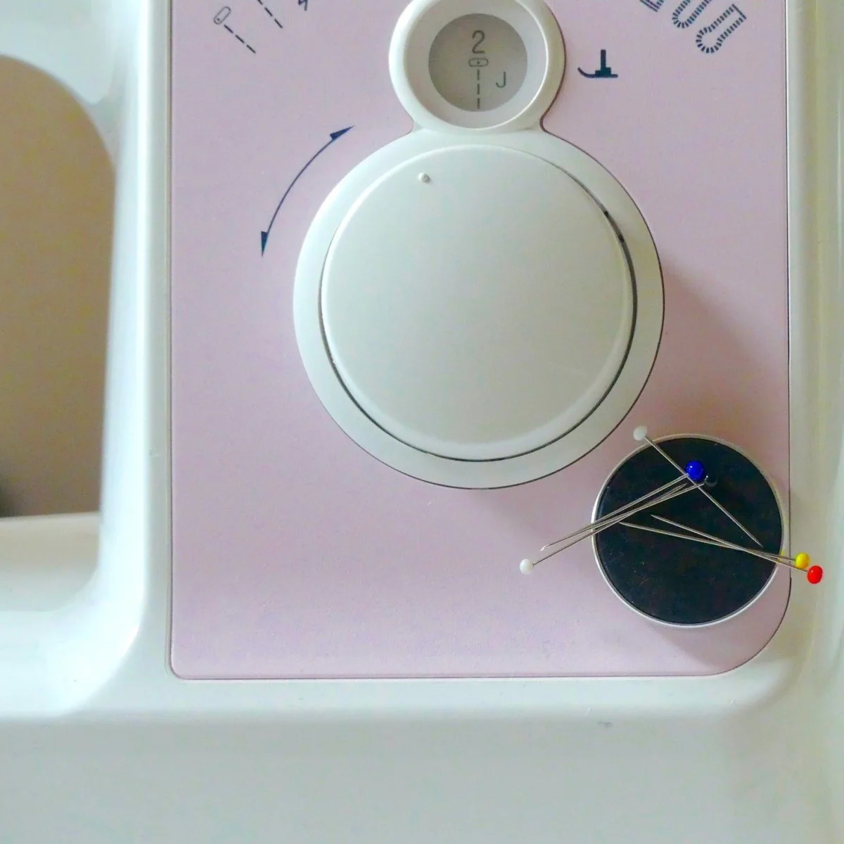 Sewing Machine Magnet for Pins - The Magic Holder - Image 3