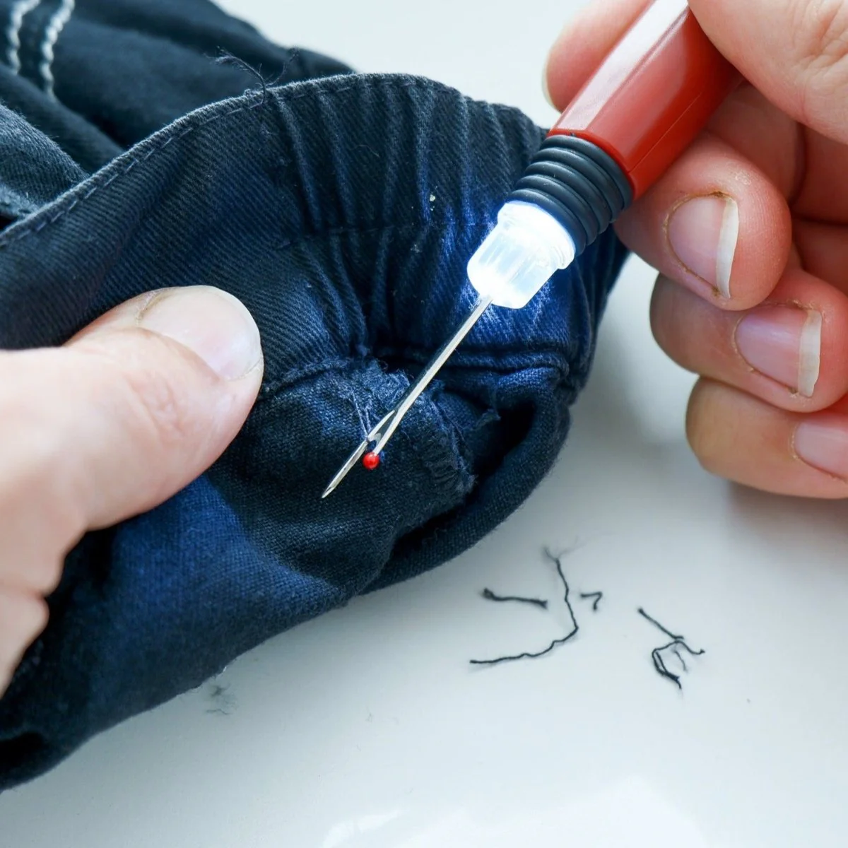 Lighted Seam Ripper - Remove Stitches Easily - Image 3