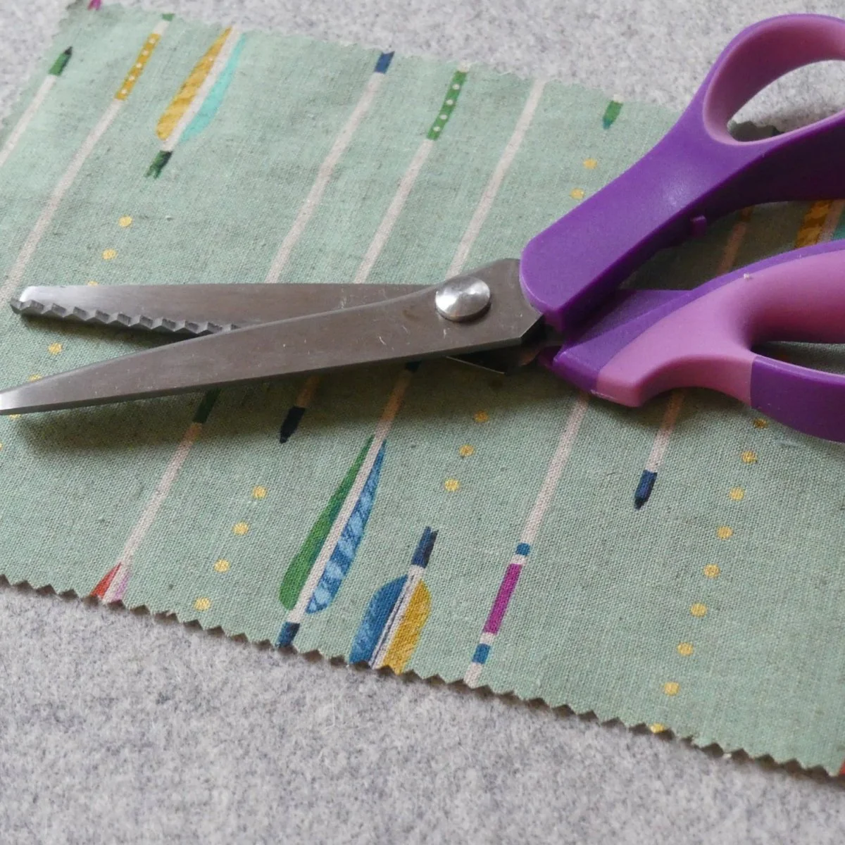 Pinking Shears for Fabric - Image 3