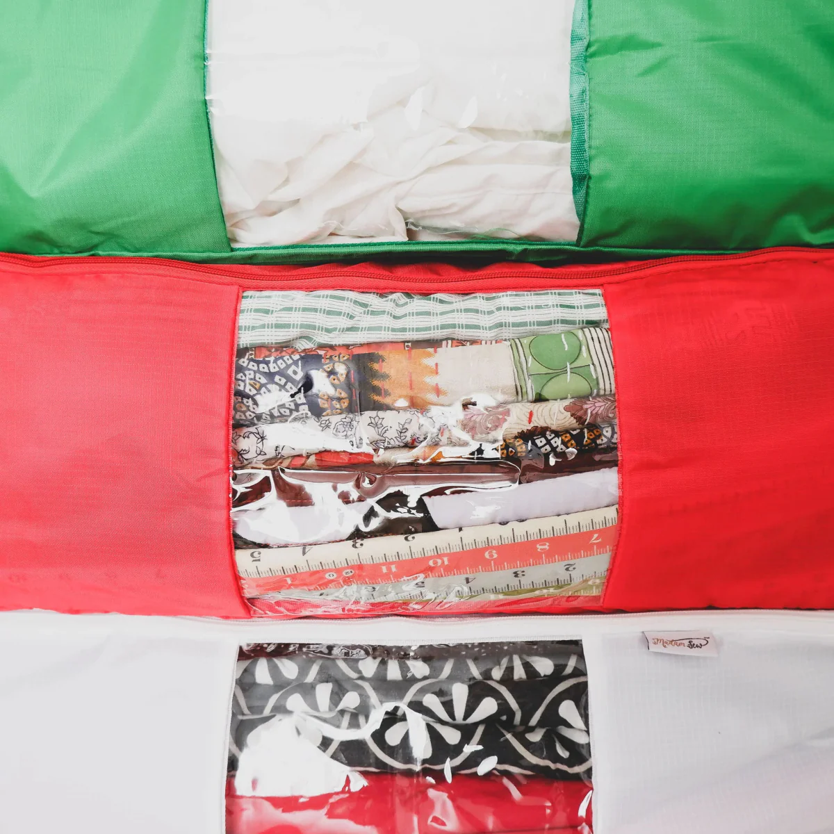 Quilt Storage Bag - Green "Fir Tree", Red "Holly Berry", White "Snow Fall" - Image 2