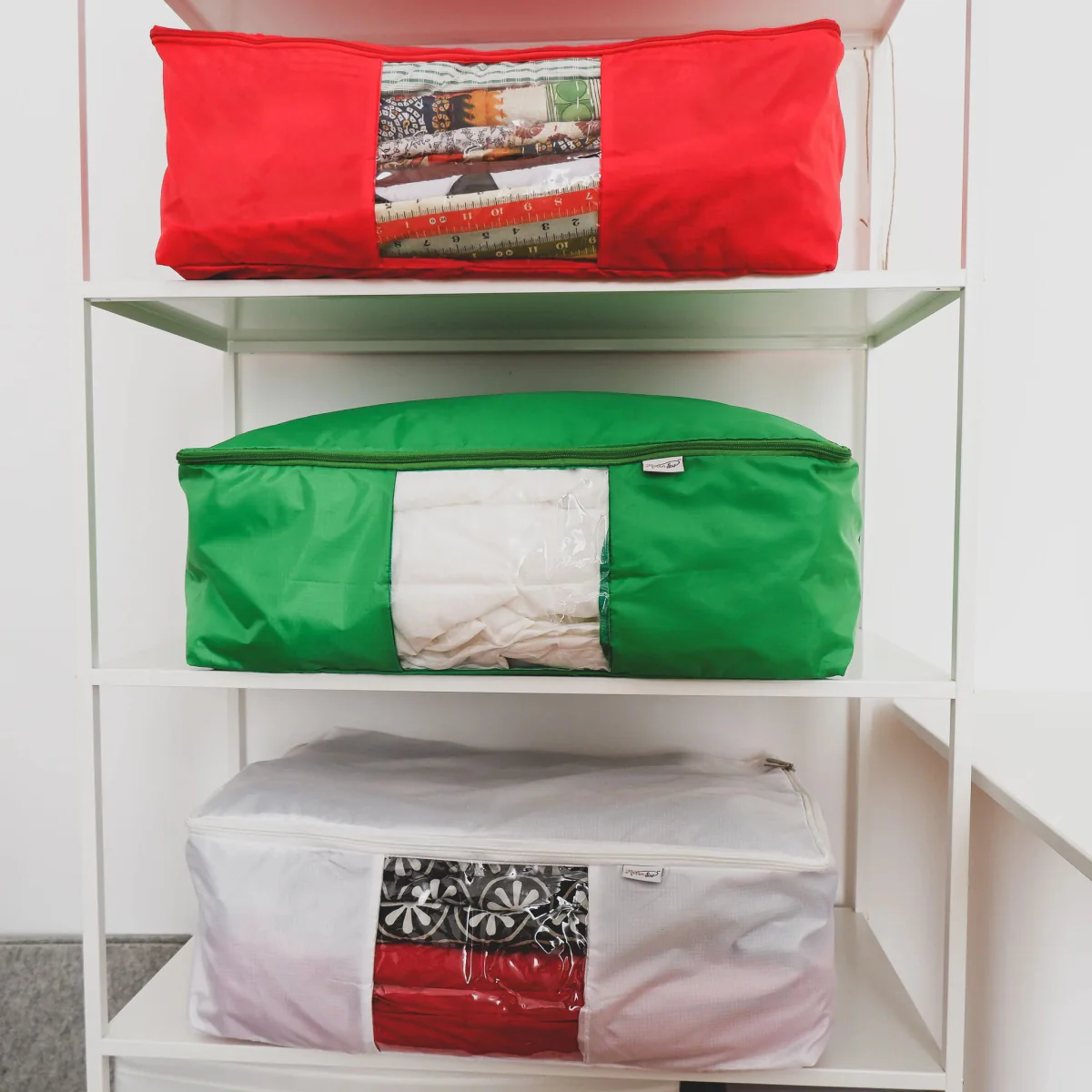 Quilt Storage Bag - Green "Fir Tree", Red "Holly Berry", White "Snow Fall" - Image 3