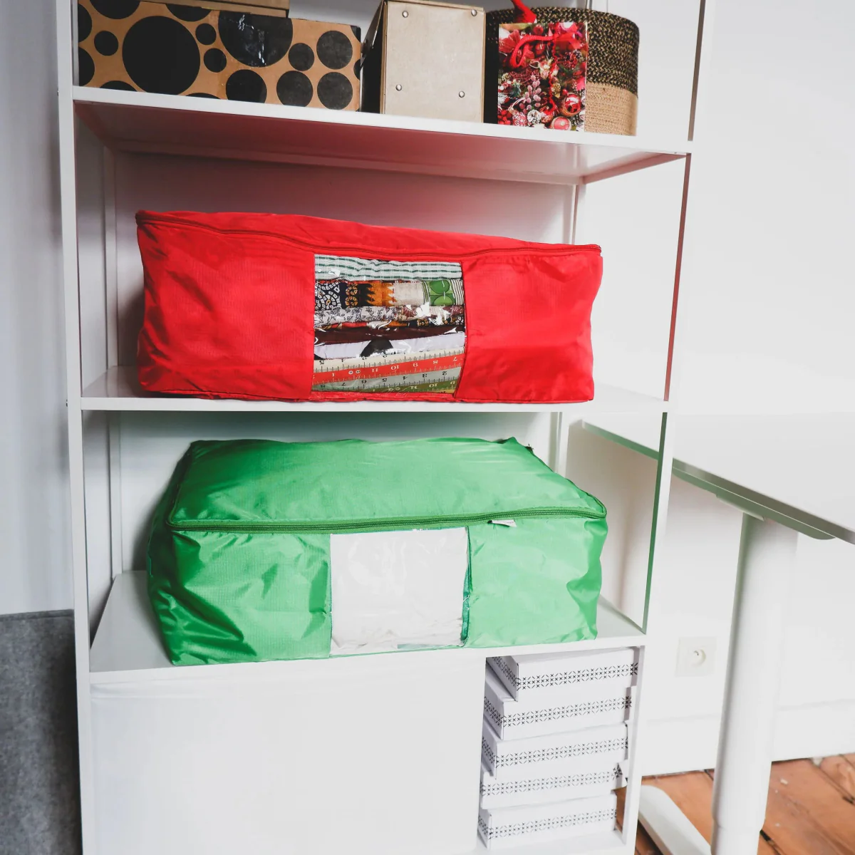 Quilt Storage Bag - Green "Fir Tree", Red "Holly Berry", White "Snow Fall" - Image 5