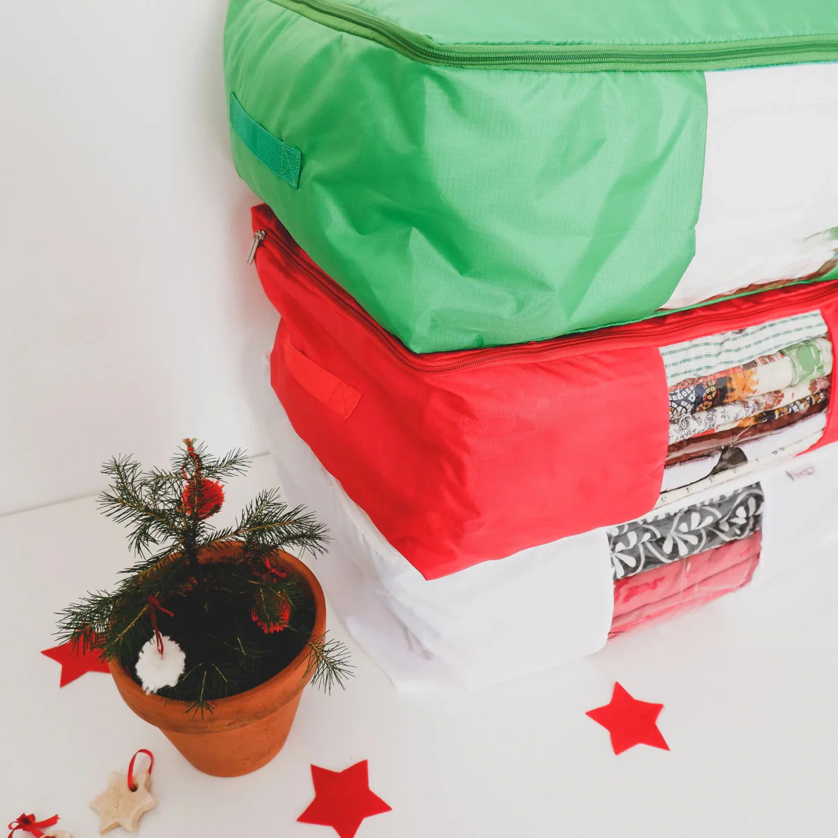 Quilt Storage Bag - Green "Fir Tree", Red "Holly Berry", White "Snow Fall" - Image 9