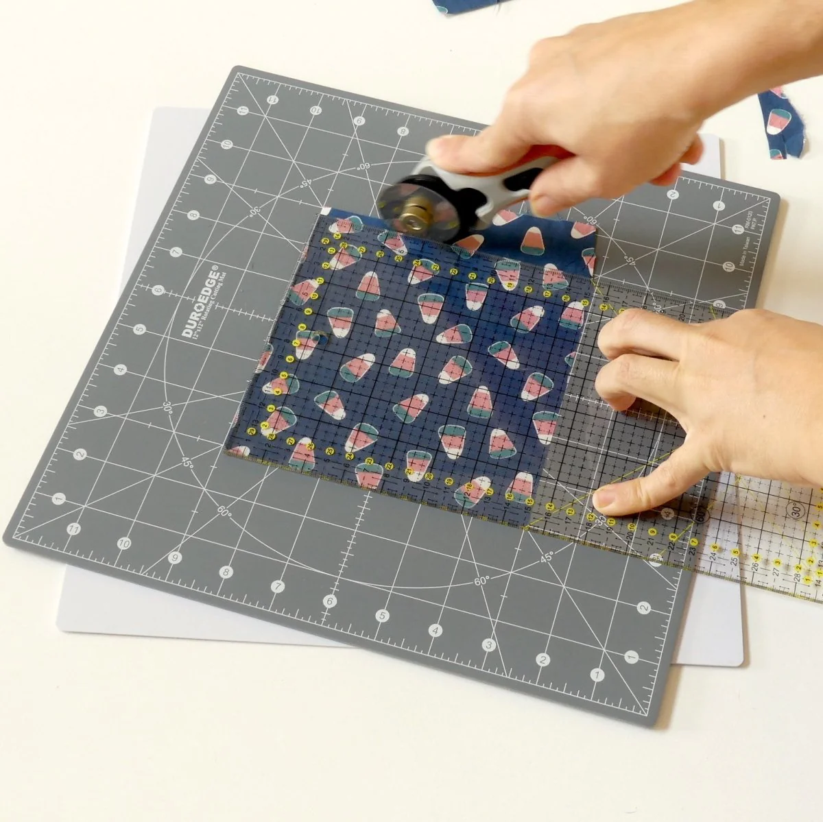CLOSEOUT - Self-Healing Rotating Cutting Mat | Green - Image 3