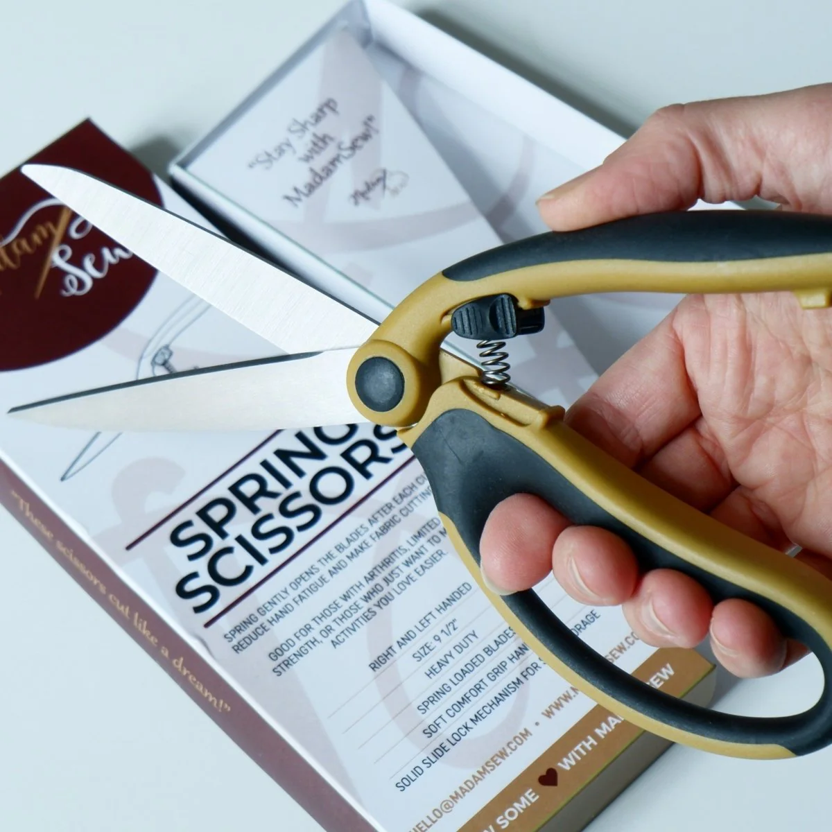 Spring Loaded Fabric Scissors for Sewing - Image 3