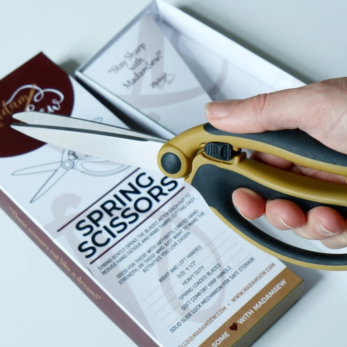 Spring Loaded Fabric Scissors for Sewing - Image 4