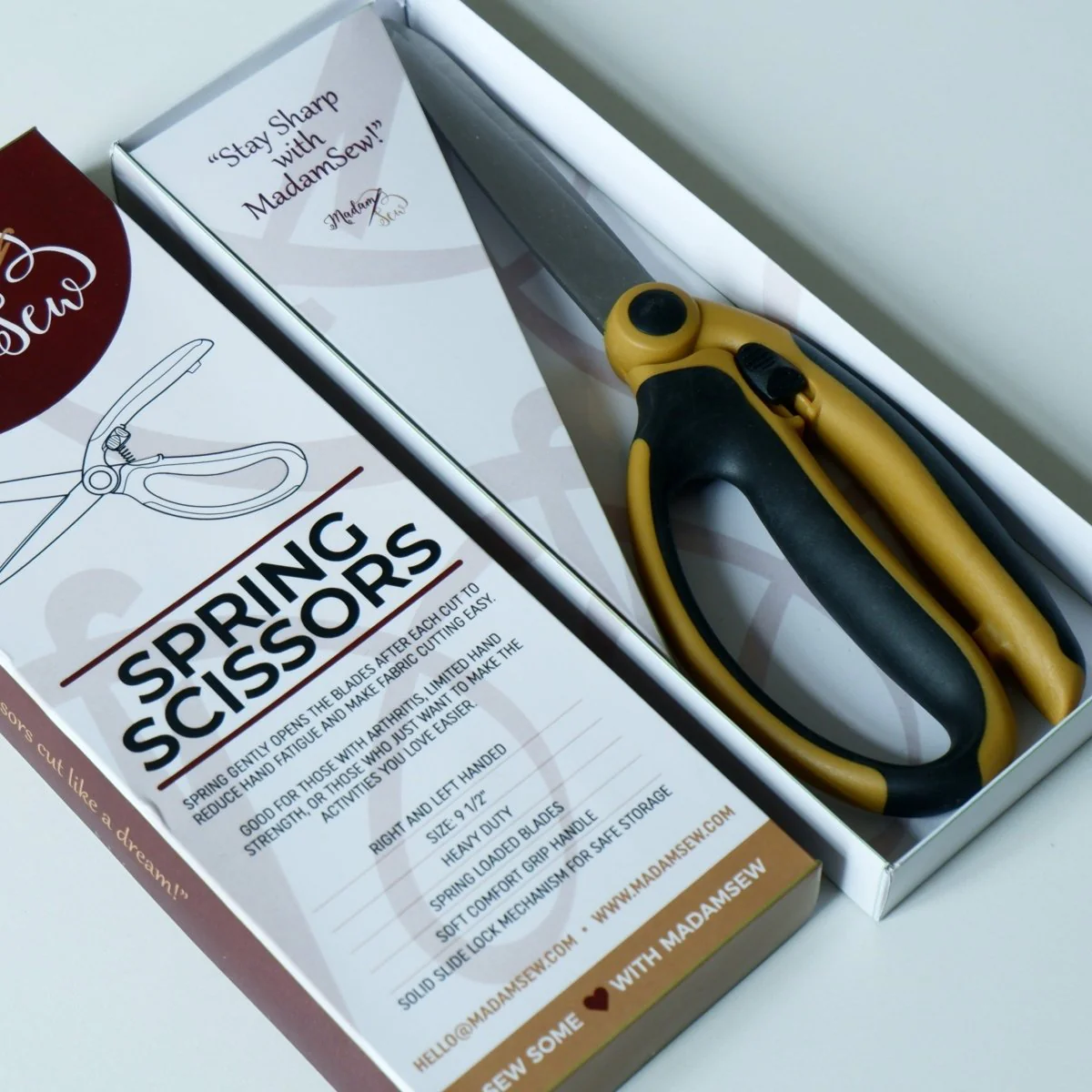 Spring Loaded Fabric Scissors for Sewing - Image 5
