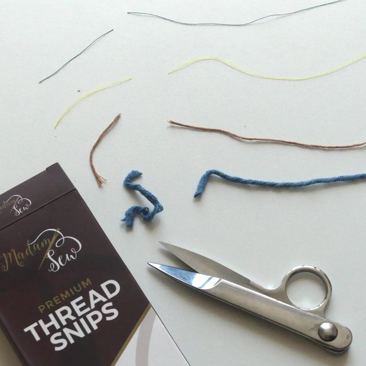 Premium Thread Snips for Sewing and Quilting - Image 8