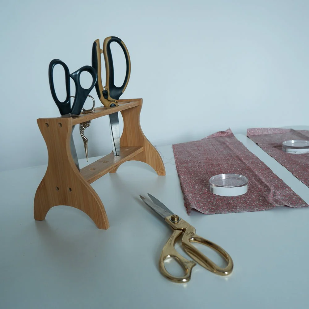 Bamboo Desktop Scissors Stand - Holds up to 5 pairs of shears - Image 10