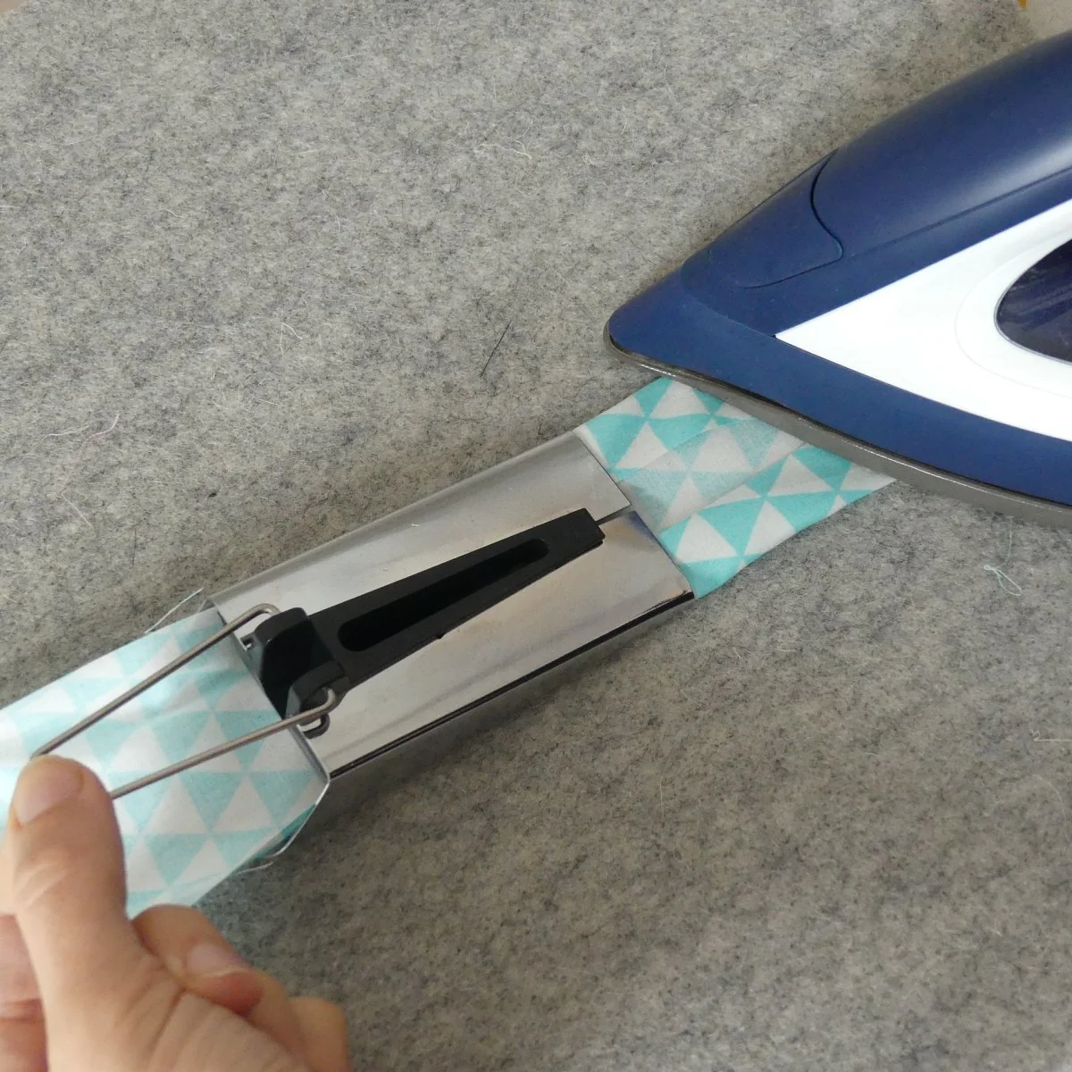 XL Bias Tape Maker - Use for 1” Double Folded Quilt Binding - Image 3